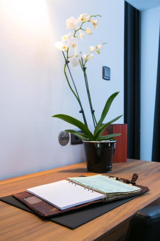 Hotel St James Mons Ngoại thất bức ảnh