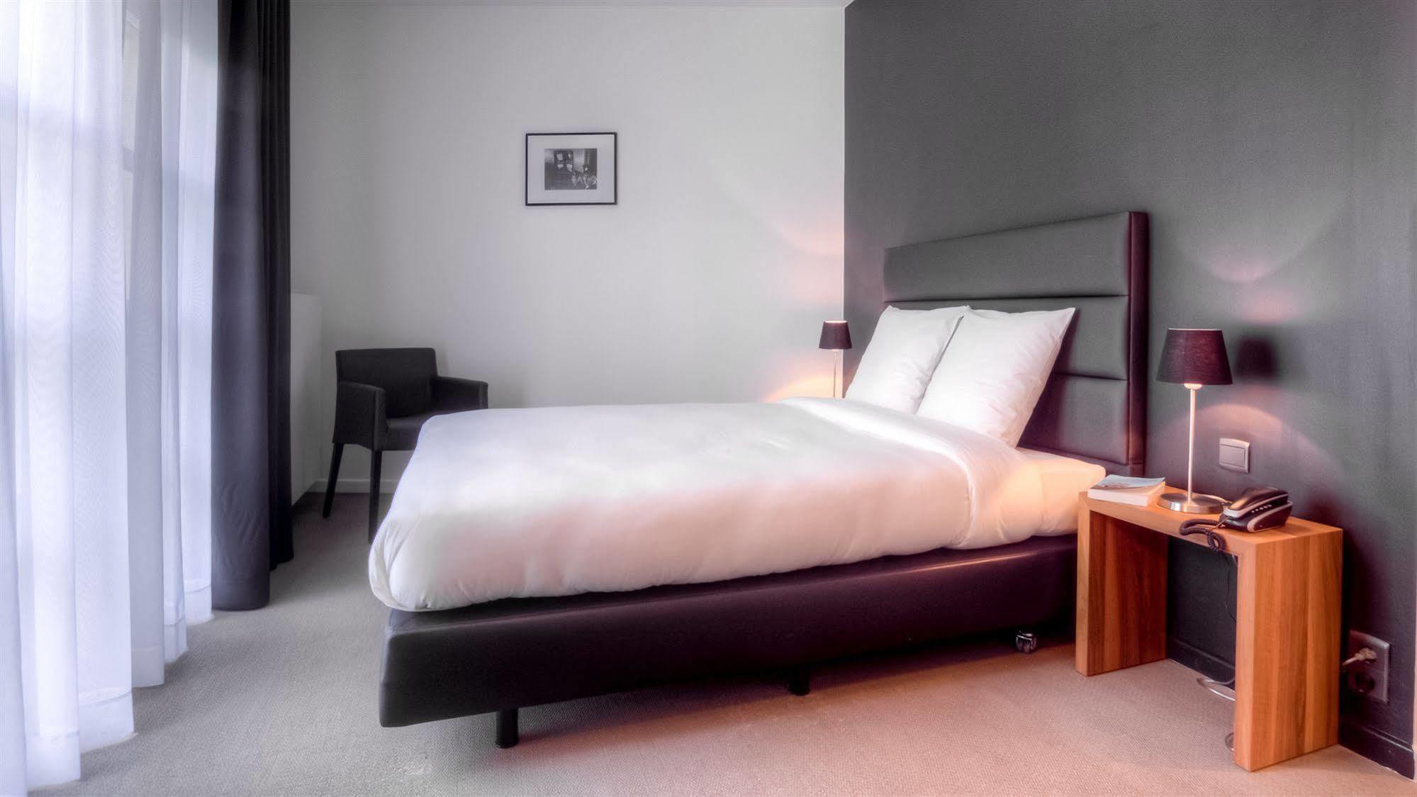 Hotel St James Mons Ngoại thất bức ảnh